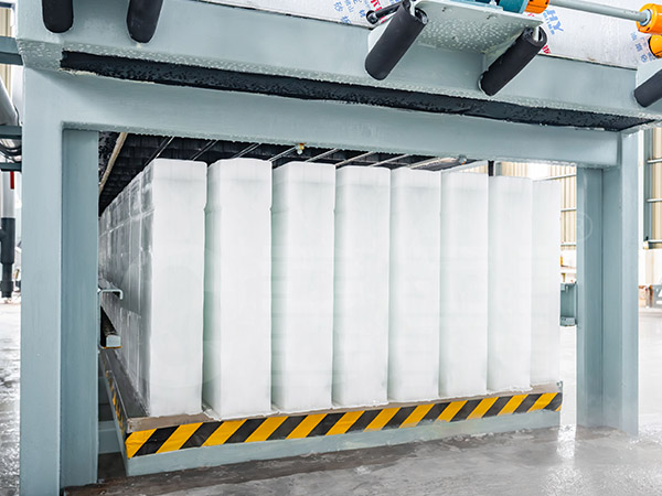 Machines à glace en bloc à refroidissement direct de 2 x 15 tonnes pour un client Indonésien