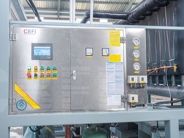 Machines à glace en bloc à refroidissement direct de 2 x 15 tonnes pour un client Indonésien