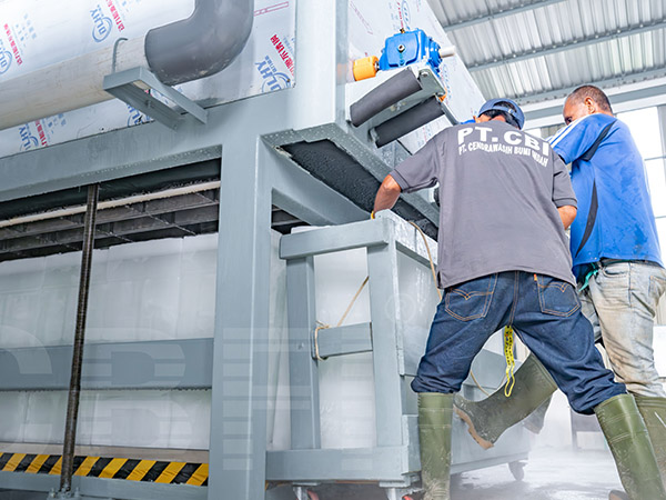 Machines à glace en bloc à refroidissement direct de 2 x 15 tonnes pour un client Indonésien