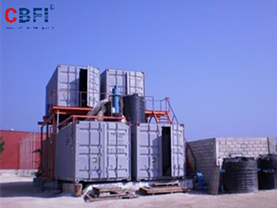 Machine de fabrication de glace en flocons de 30 tonnes avec système  automatique d'emballage de glace pour le fabricant de l'usine de béton  Chine - Prix usine - ICESOURCE